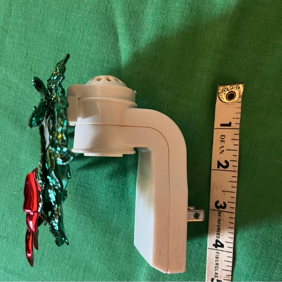 Bath & Body Works Wallflower Christmas Wreath Holiday Decor - Picture 10 of 11